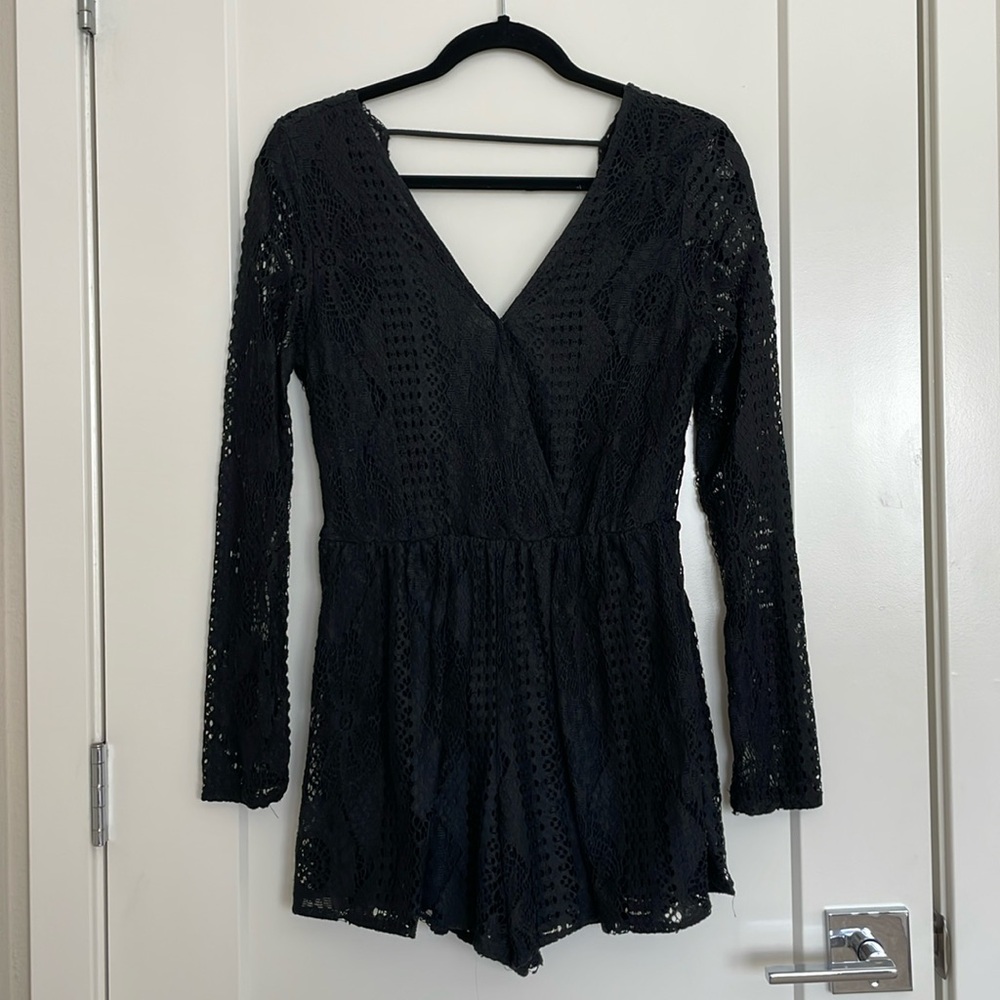 🍄 Aeropostale: Black Lace Long Sleeve Romper